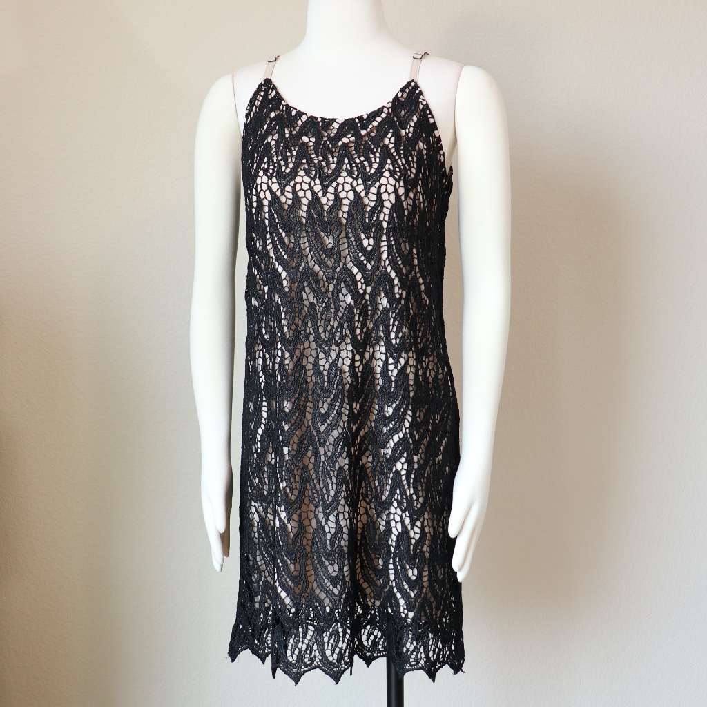 Nwt Alice + Olivia Black Crochet Shift Dress